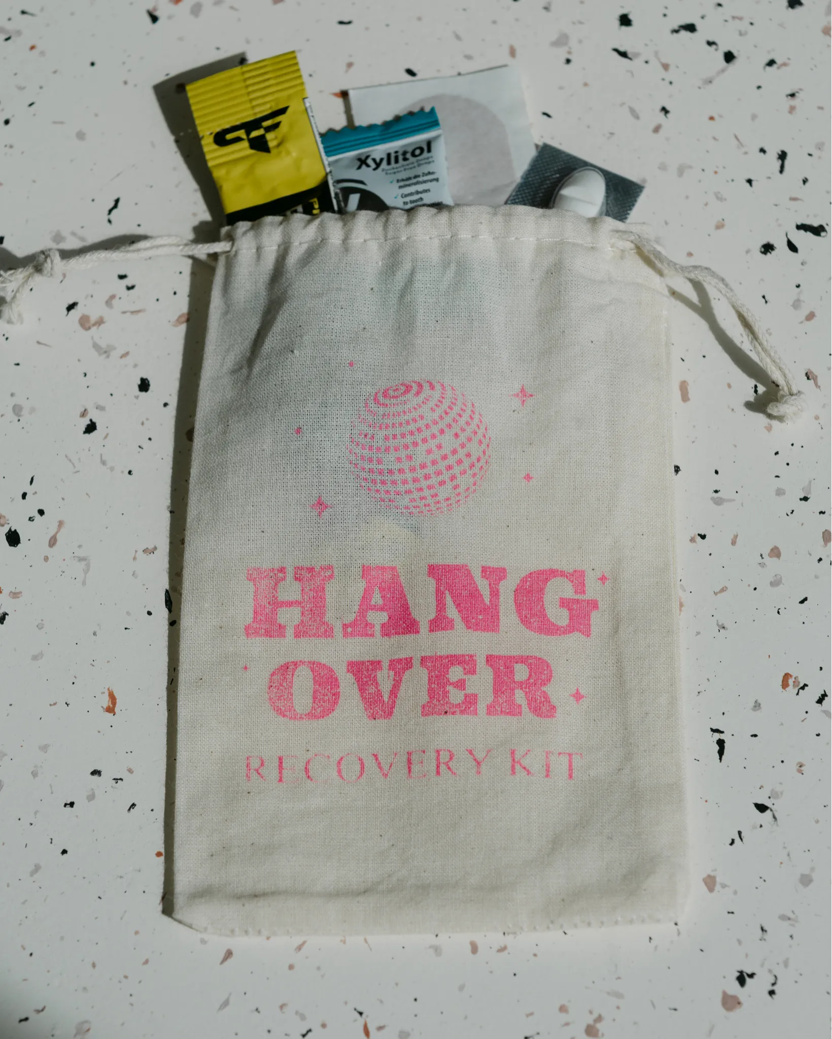 Vestuvių „Hangover Recovery Kit" drobinis maišelis svečiams